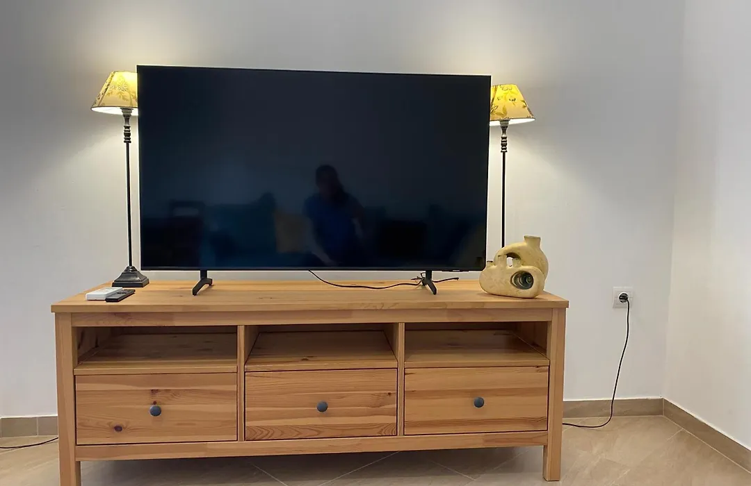 Azure House, Spacious And Bright, 1' To Metro-1